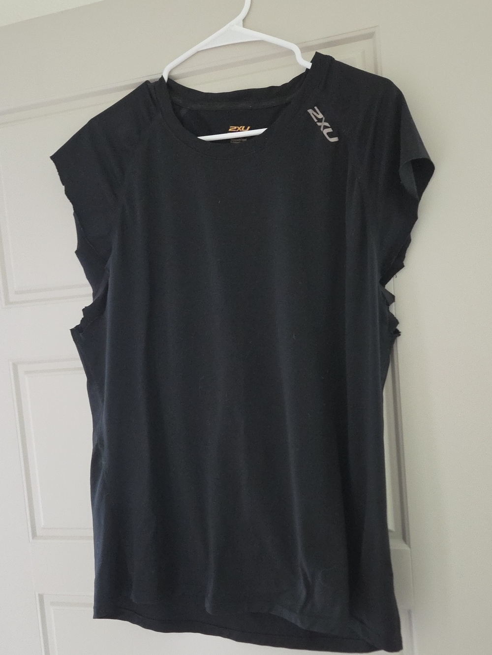 2XU Black Women's Cutaway Muscle Tank